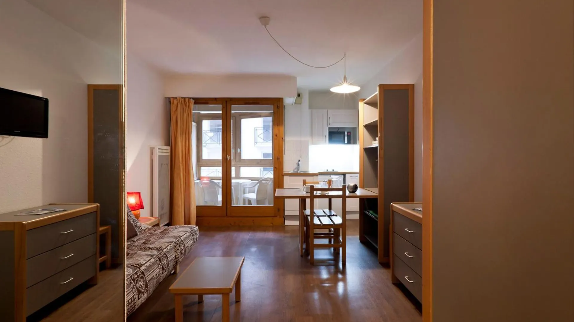 Apartment Studio Avec Balcon En Centre-Ville, Proche Telecabine Et Thermes A Brides-Les-Bains - Fr-1-512-14 France