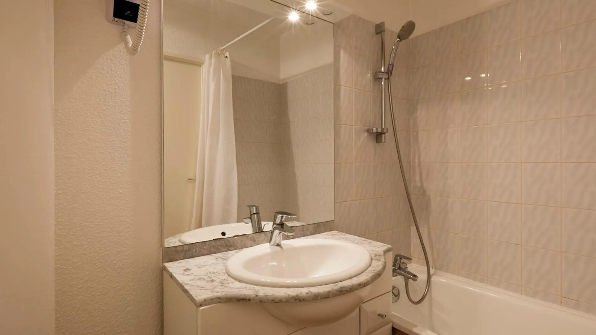 Studio Avec Balcon En Centre-Ville, Proche Telecabine Et Thermes A Brides-Les-Bains - Fr-1-512-14 Apartment