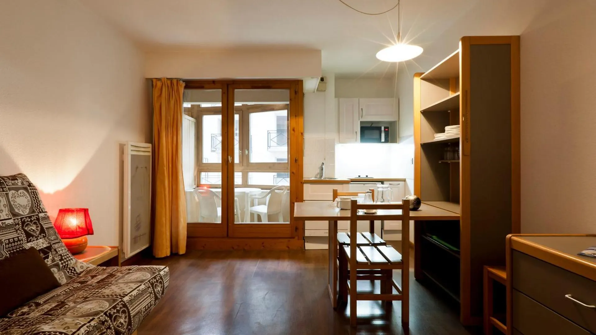 Studio Avec Balcon En Centre-Ville, Proche Telecabine Et Thermes A Brides-Les-Bains - Fr-1-512-14 Apartment