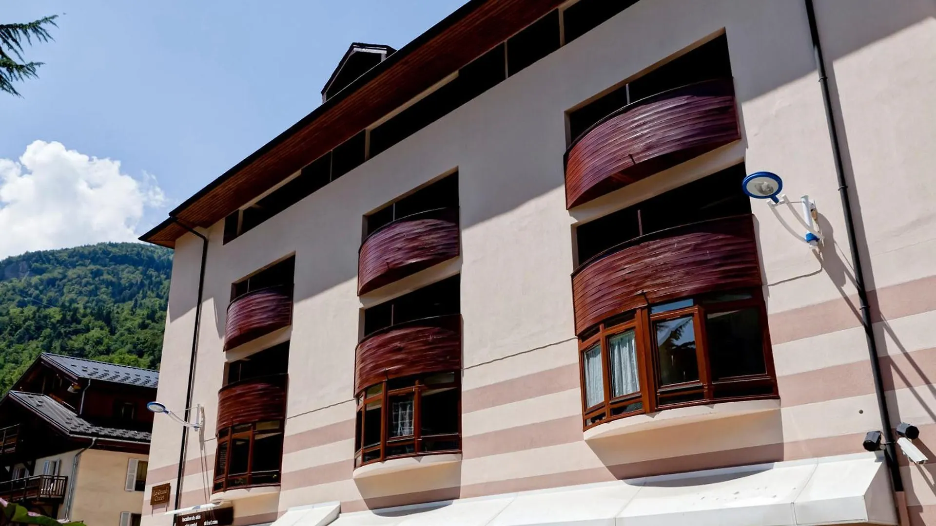 Studio Avec Balcon En Centre-Ville, Proche Telecabine Et Thermes A Brides-Les-Bains - Fr-1-512-14 0*,  France